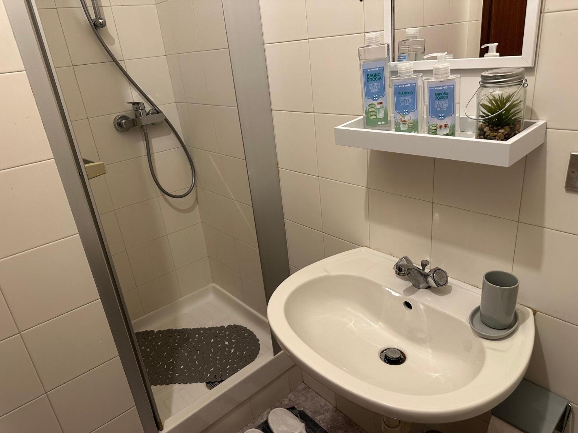Flat In City Centre Tirano - 10 Minutes From Bernina Express Exterior foto