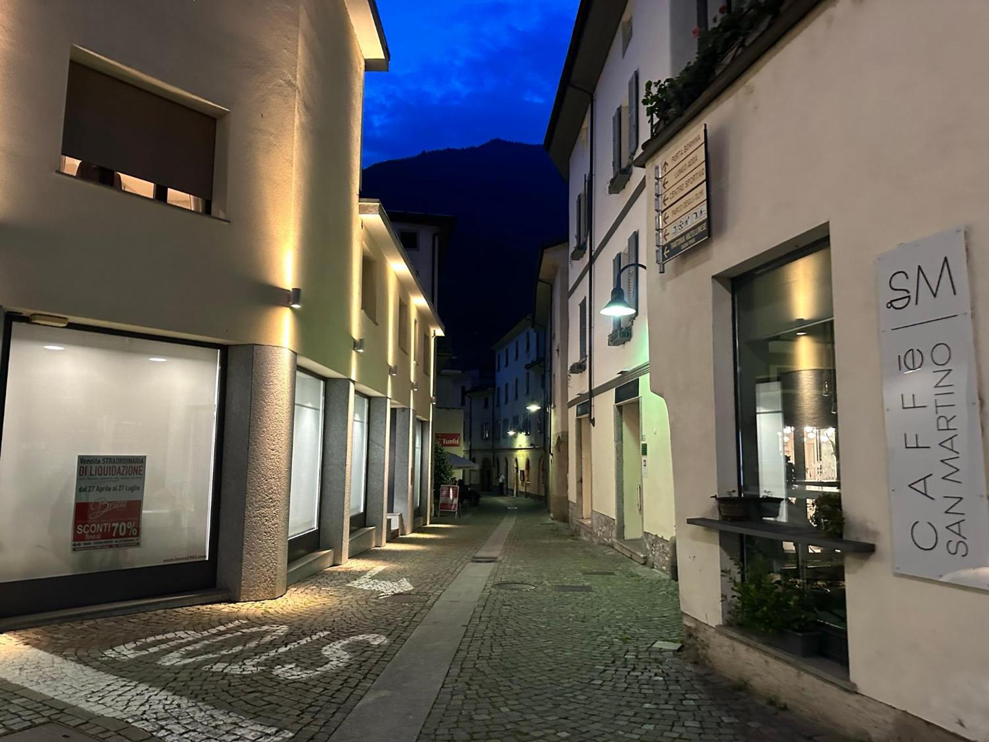 Flat In City Centre Tirano - 10 Minutes From Bernina Express Exterior foto